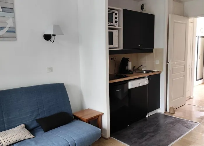 Chez L'amiral Alain Lägenhet